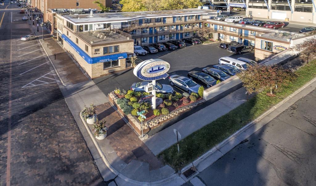 Voyageur Lakewalk Inn Дълут Екстериор снимка