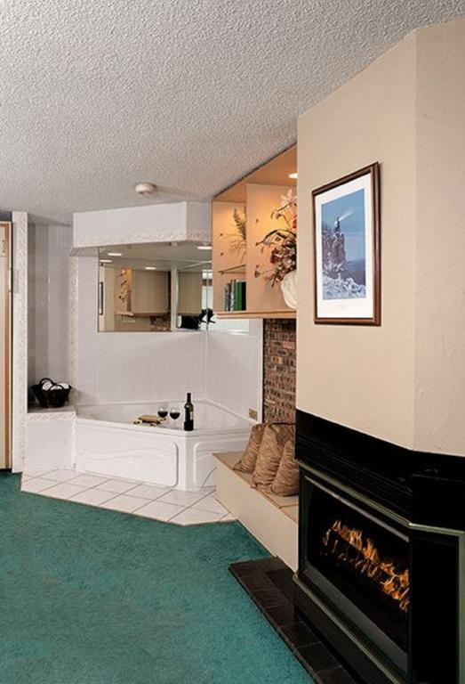 Voyageur Lakewalk Inn Дълут Екстериор снимка