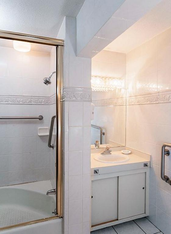 Voyageur Lakewalk Inn Дълут Екстериор снимка