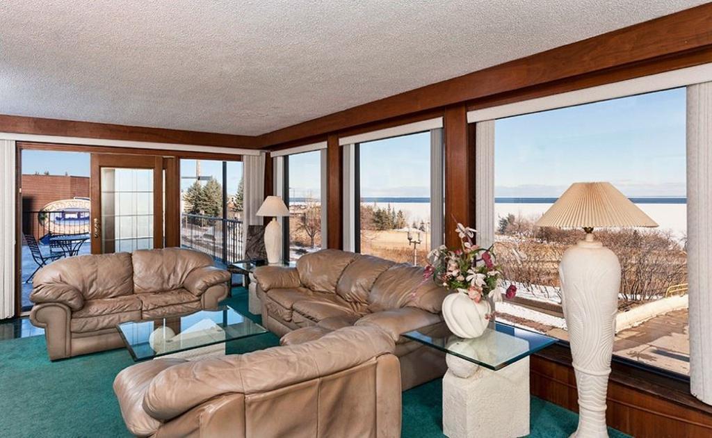 Voyageur Lakewalk Inn Дълут Екстериор снимка